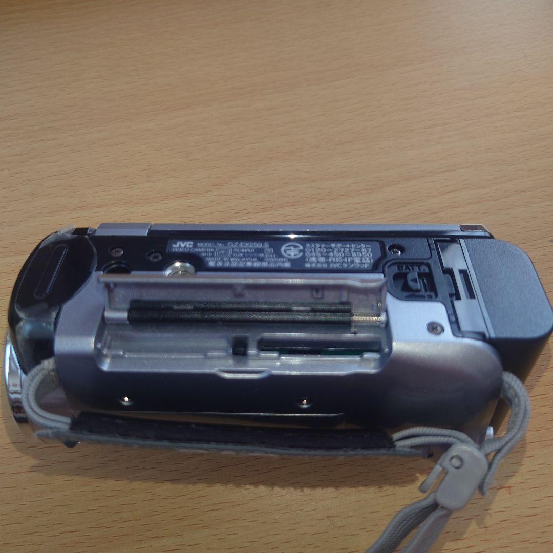 Victor・JVC GZ-EX250 ビデオカメラ　エブリオ