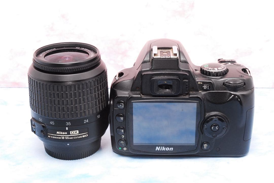 Nikon D40★初心者セット★カメラバッグ付★軽量＆小型★一眼レフカメラ