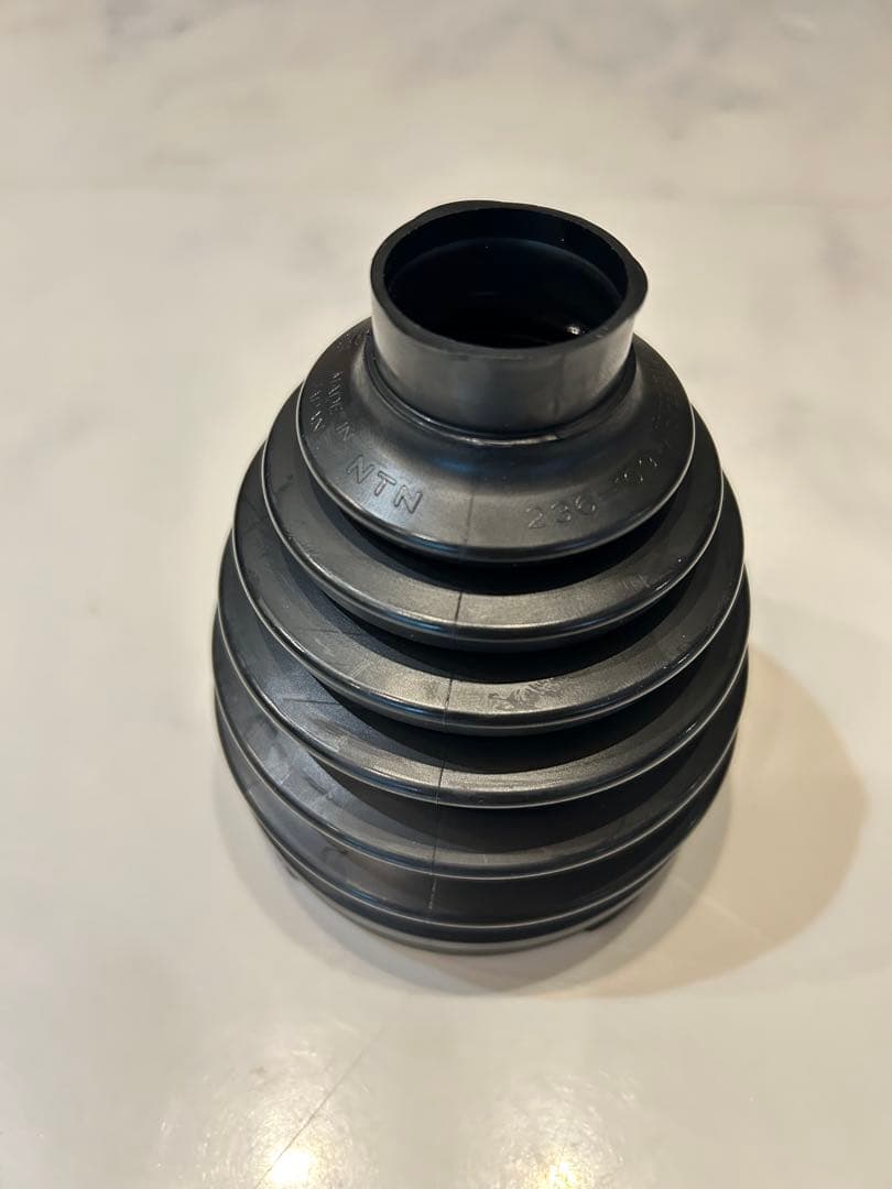 新品　純正ドライブシャフトブーツ 3817A157 三菱