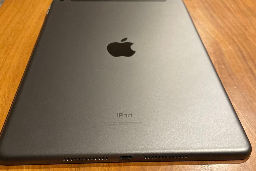 良品　iPad 第7世代 32GB iPad本体　電池容量93%