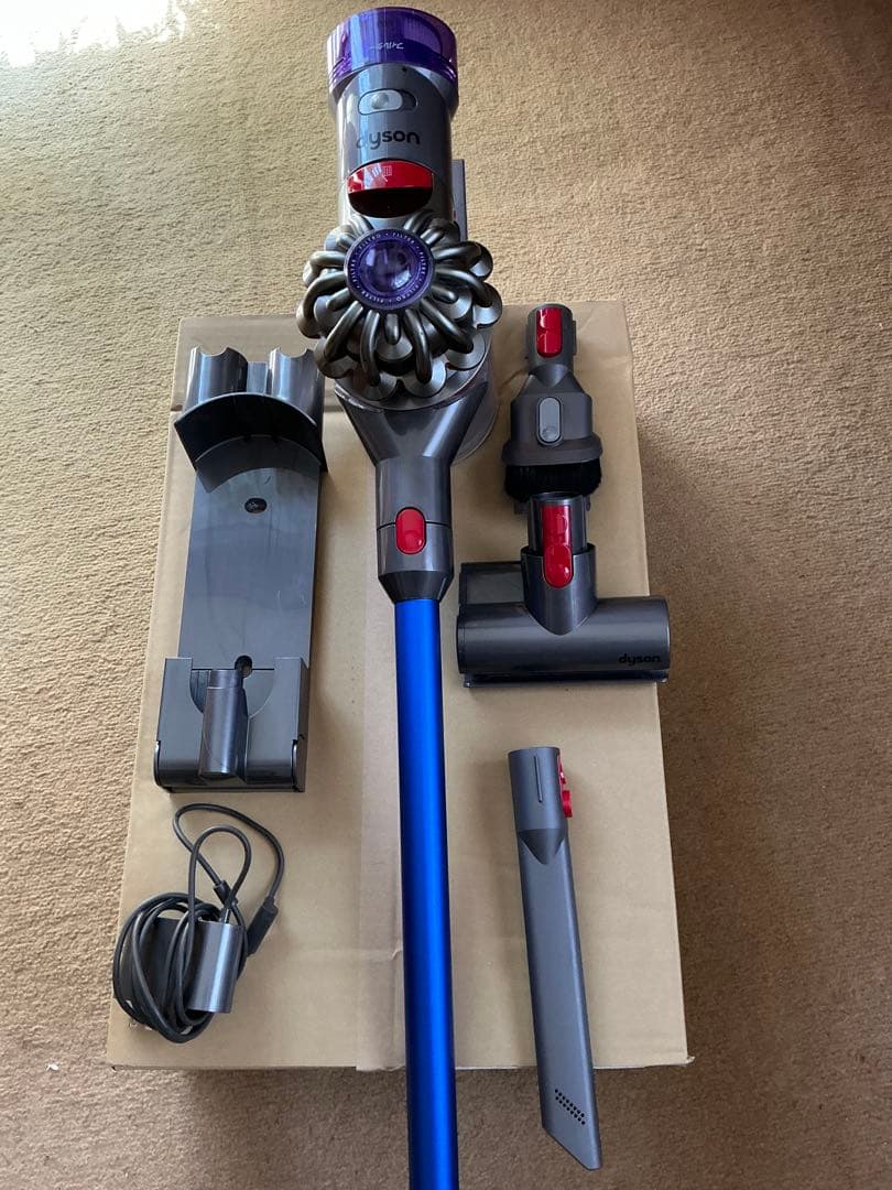 ダイソン掃除機　Dyson V8 Slim Fluffy Extra
