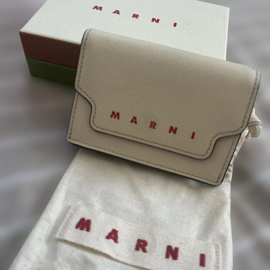 MARNI♡アイボリー♡赤ロゴ♡人気♡レア♡三つ折りミニ財布♡
