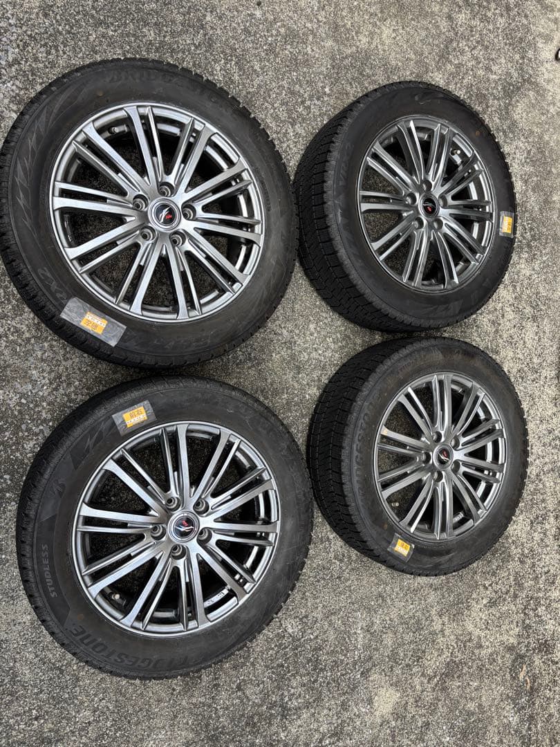 BLIZZAK VRX2 スタッドレスタイヤ 215/55R17 2024年製