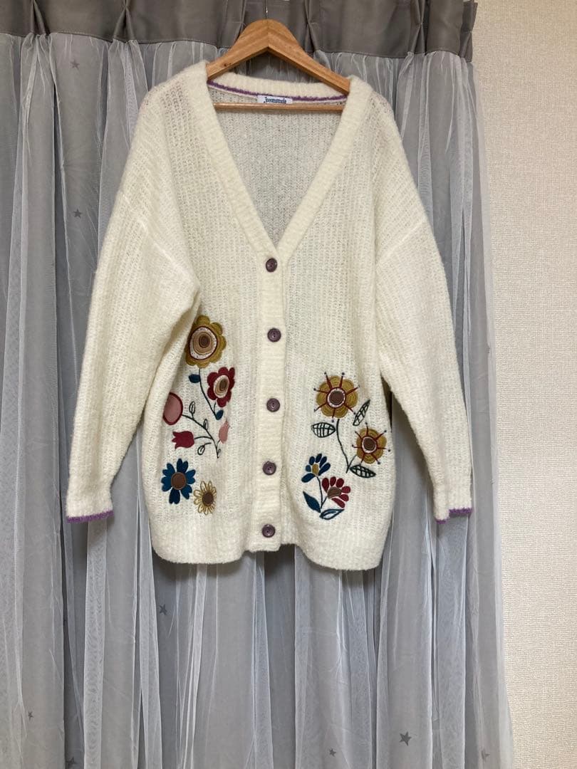 ホコモモラ　お花刺繍　カーディガン