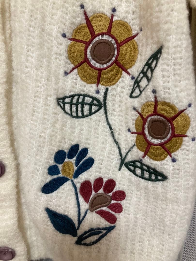 ホコモモラ　お花刺繍　カーディガン