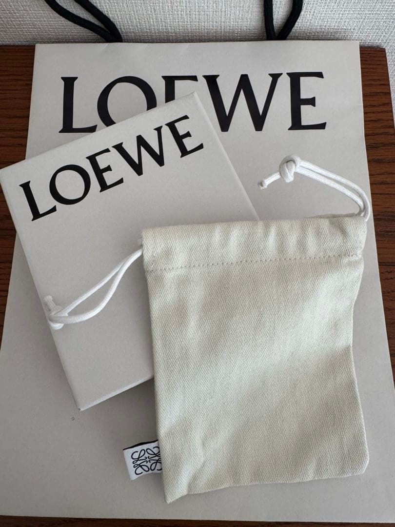 美品　LOEWEバーティカル ウォレット(ブラック)
