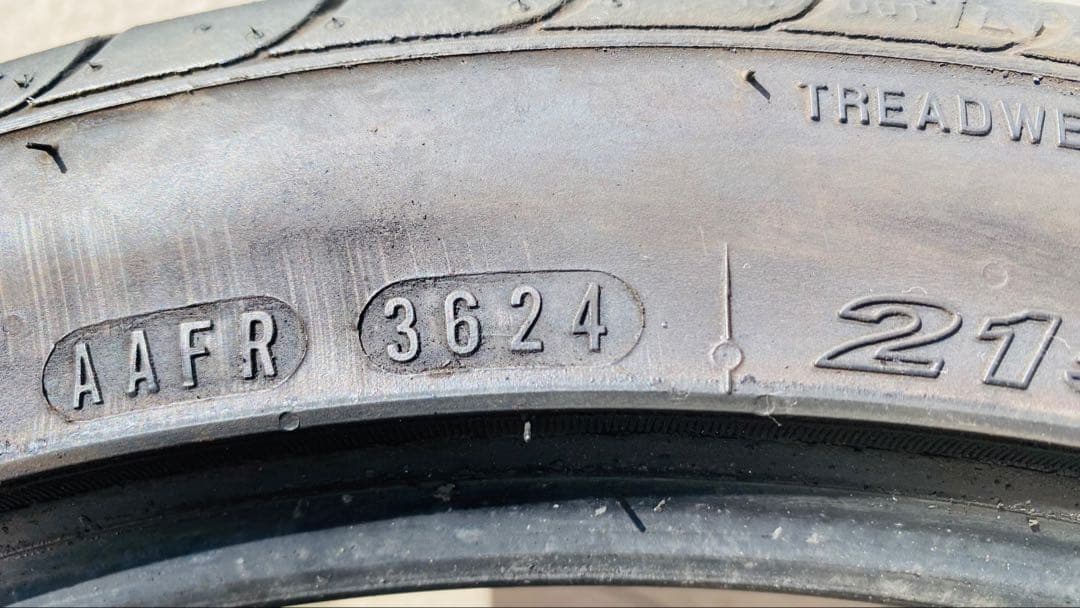 ウルフ 　ネクセン　215/40ZR18 サマータイヤ 2本セット