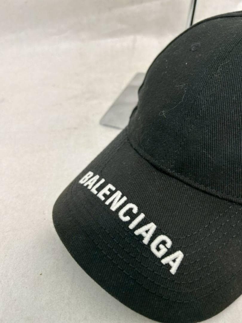 BALENCIAGA ブラック ベースボールキャップ