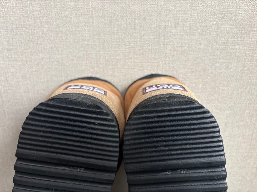 美品UGG Fiji ショートムートンアグブーツ（24.5）
