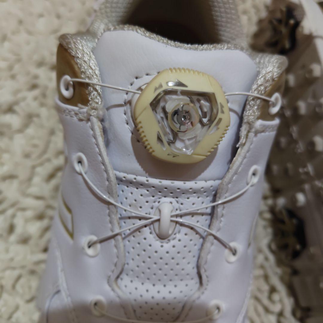 New Balance ゴルフシューズ 女性用 ホワイト/ゴールド