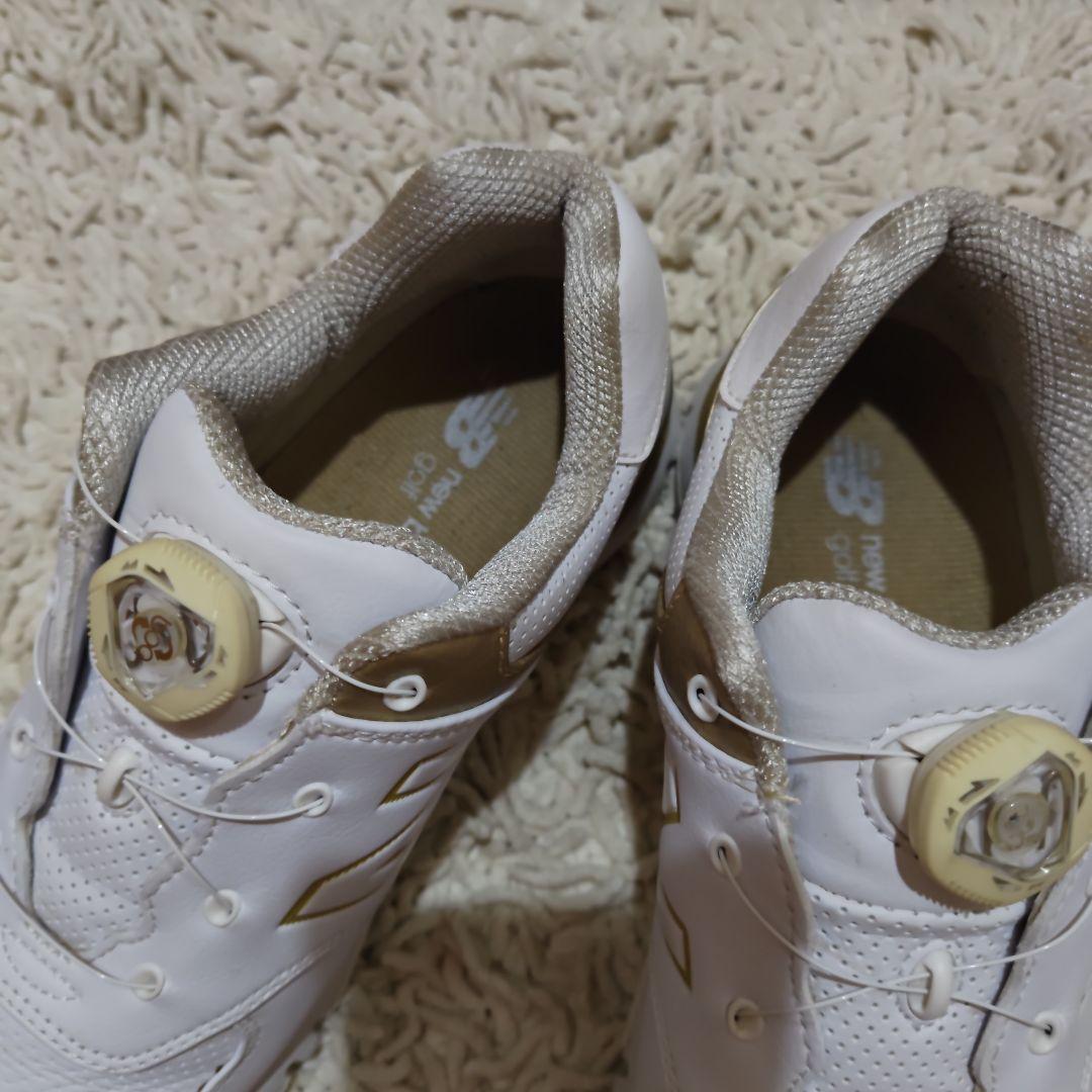 New Balance ゴルフシューズ 女性用 ホワイト/ゴールド