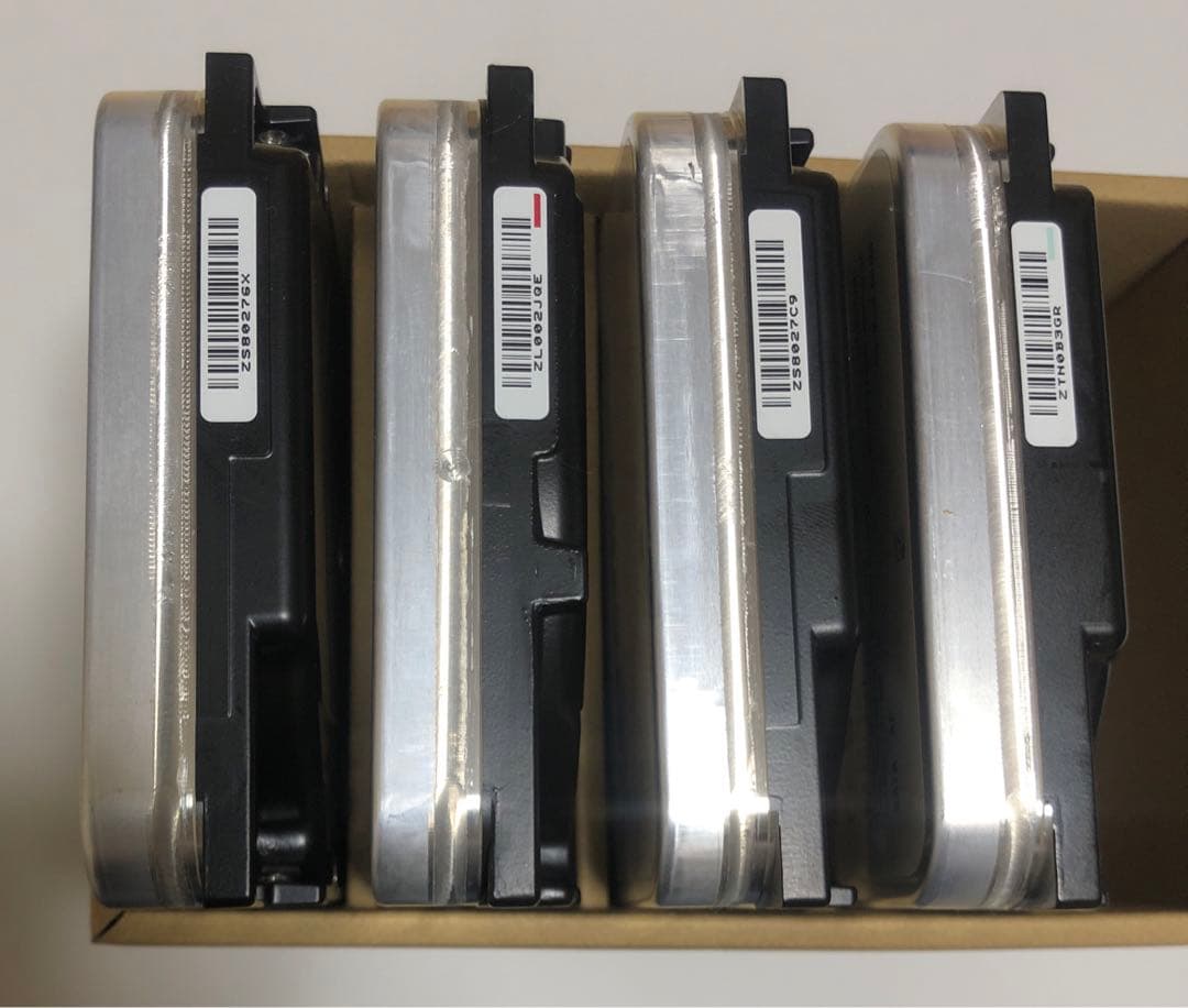 Seagate IronWolf 12TB HDD 4個