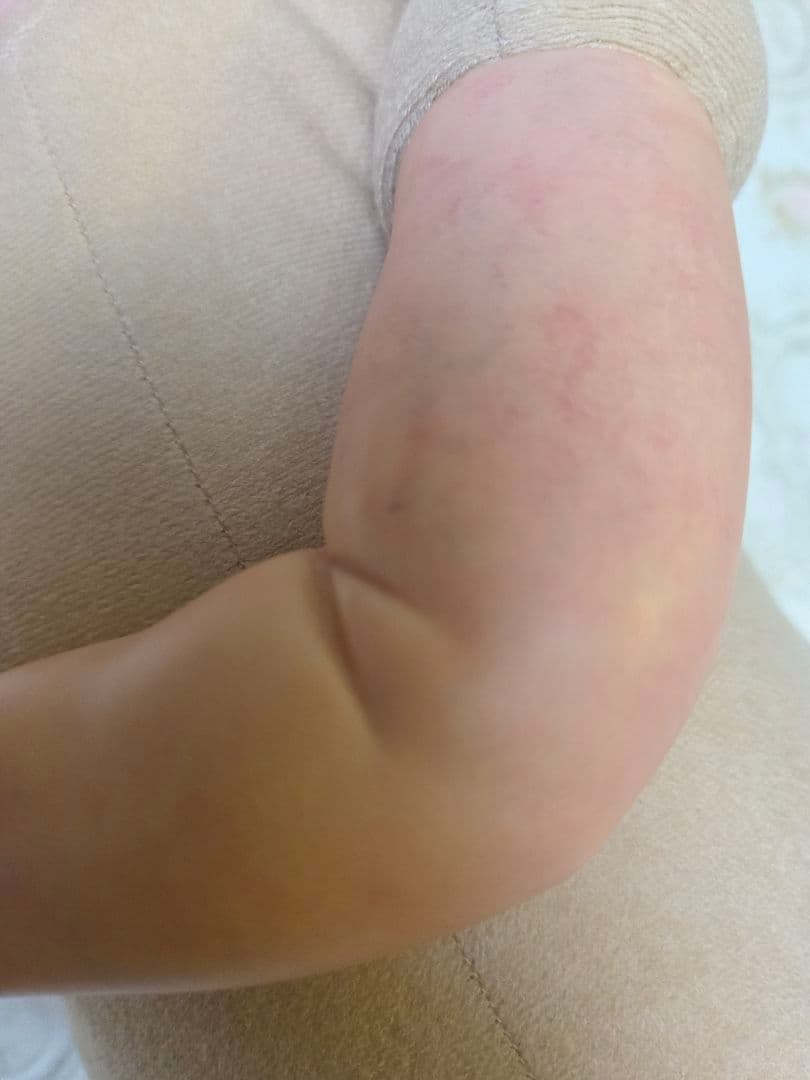 リボーンドール　左側の金髪の子のみ（青い線で囲っている人形）
