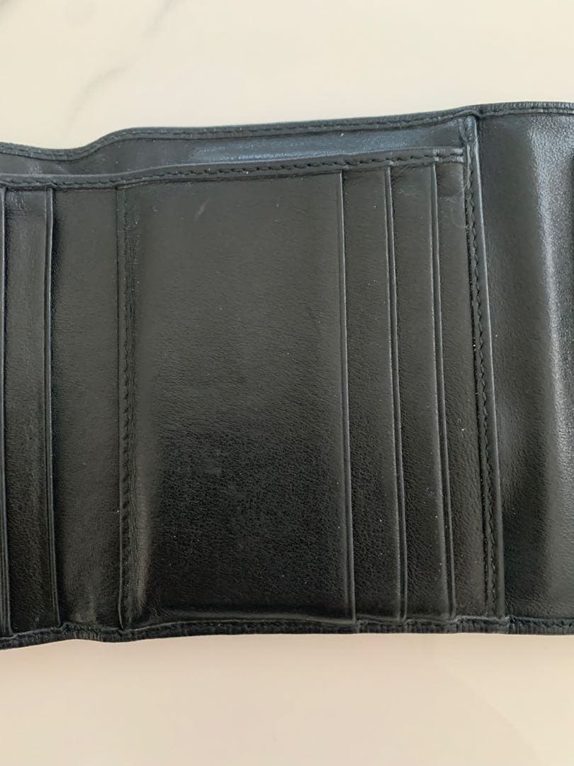 PRADA三つ折りコンパクト財布
