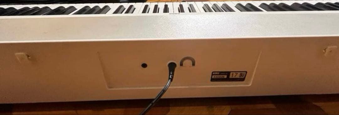 KORG 電子ピアノ B1 ホワイト 88鍵盤 ヘッドホン ペダルつき