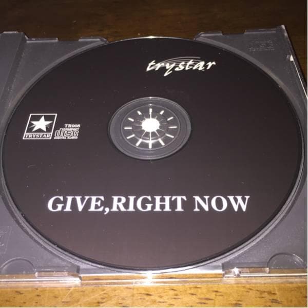 ミッシング・パーソンズ　/　GIVE,RIGHT NOW