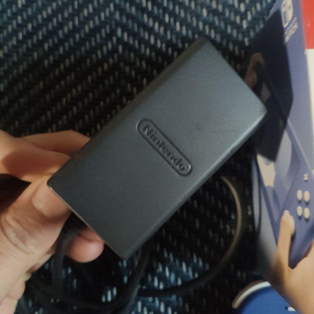 超美品　ニンテンドースウィッチライト