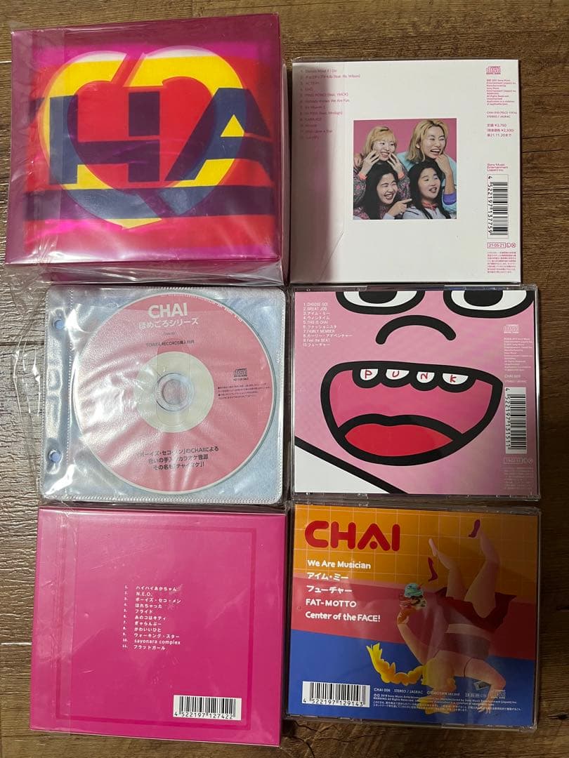 CHAI　ＣＤ6枚セット　ピンバッジ付き