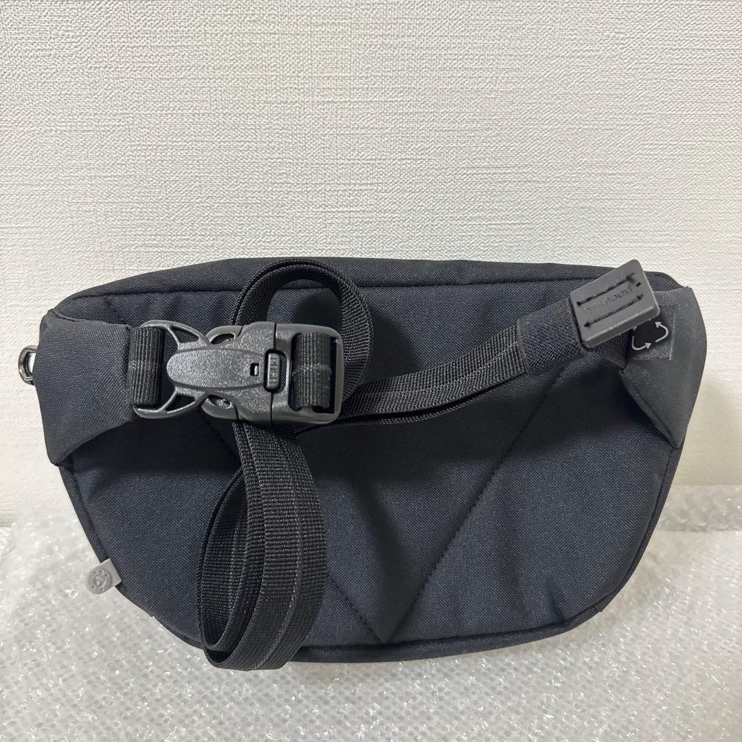 Pacsafe Go Anti Theft Sling Pack/旅行用盗難防止