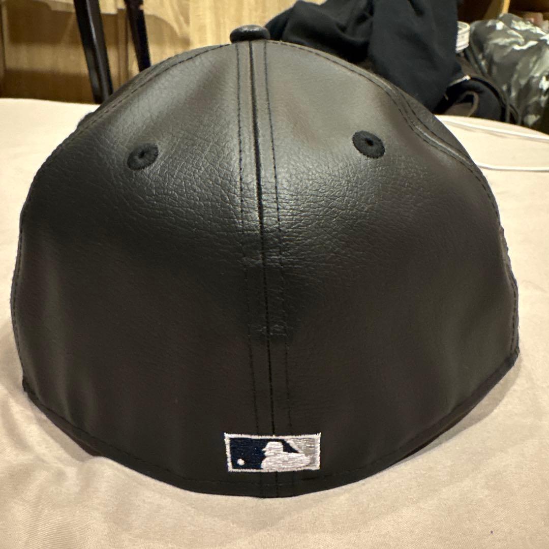 NEWERA ヤンキース レザーキャップ
