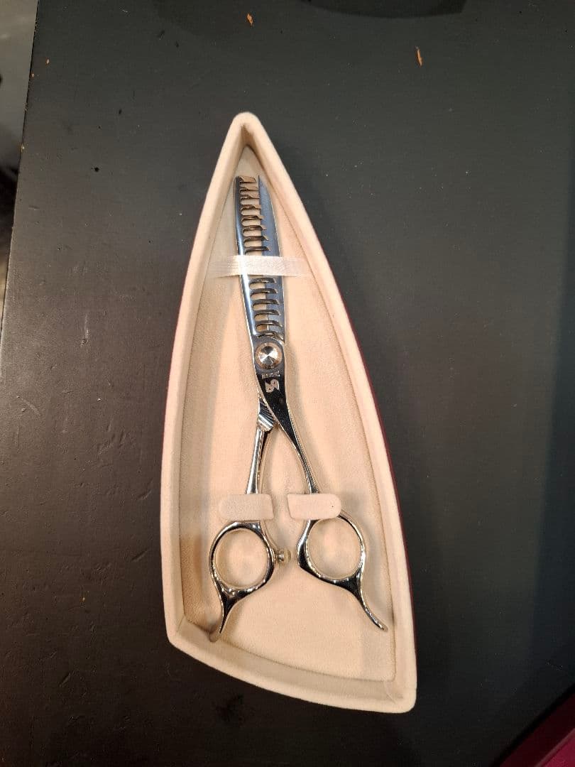 セニング 超美品　ランクA　さらに値下げしました　シザー　TOGINON
