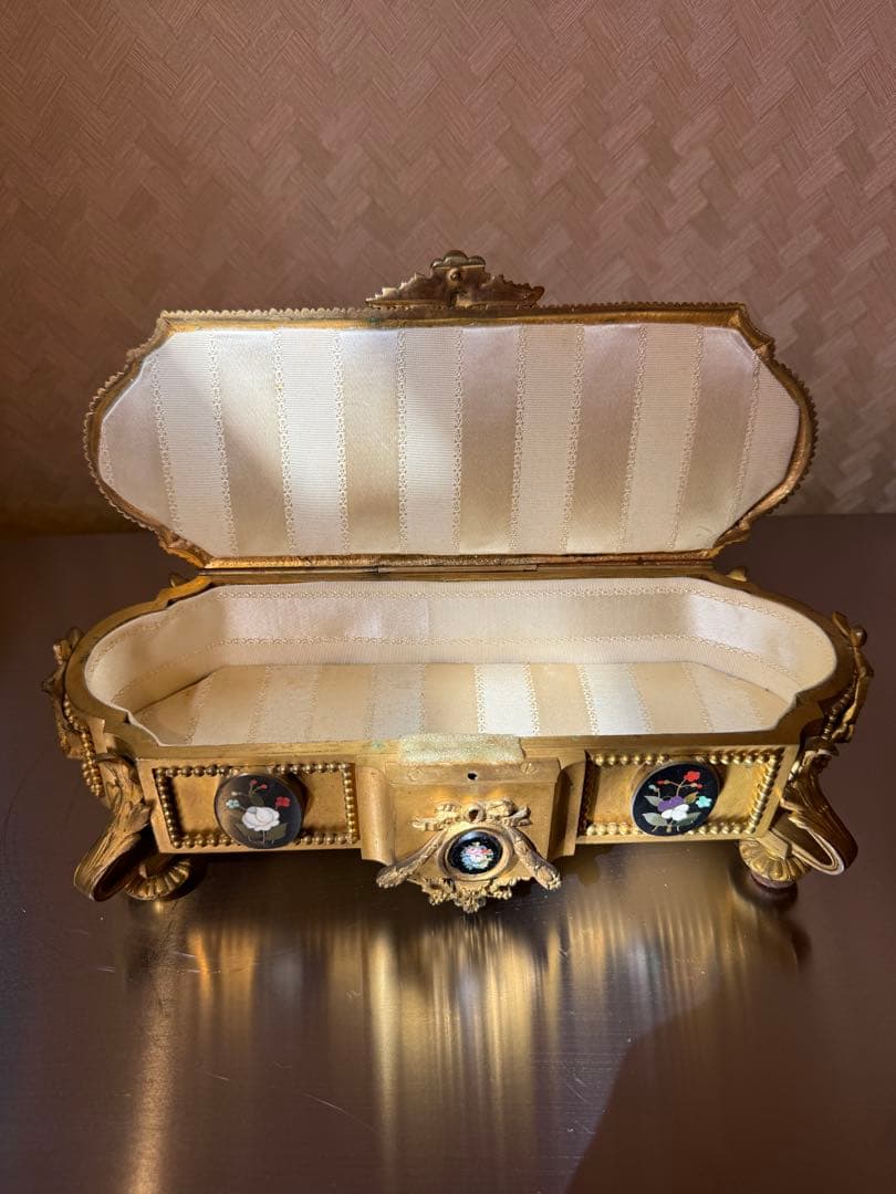 アンティーク　ジュエリーボックス　カメオ付　美品