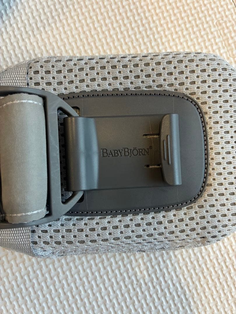 BABYBJÖRN 抱っこひも グレー　ハーモニー　美品