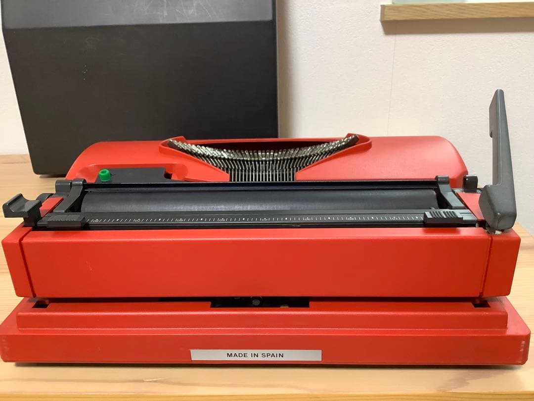 Olivetti オリベッティ 110 赤 タイプライター　動作確認済み