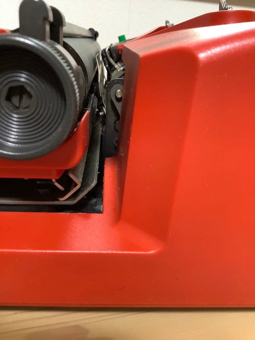 Olivetti オリベッティ 110 赤 タイプライター　動作確認済み