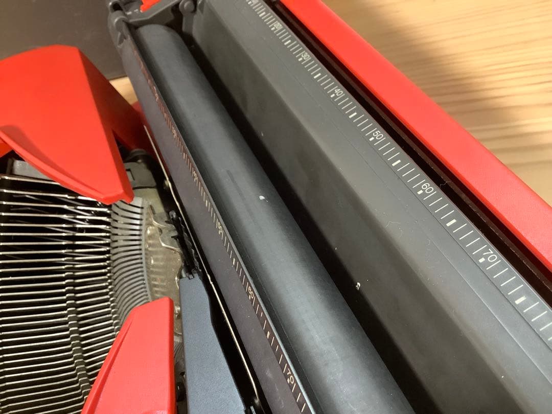 Olivetti オリベッティ 110 赤 タイプライター　動作確認済み