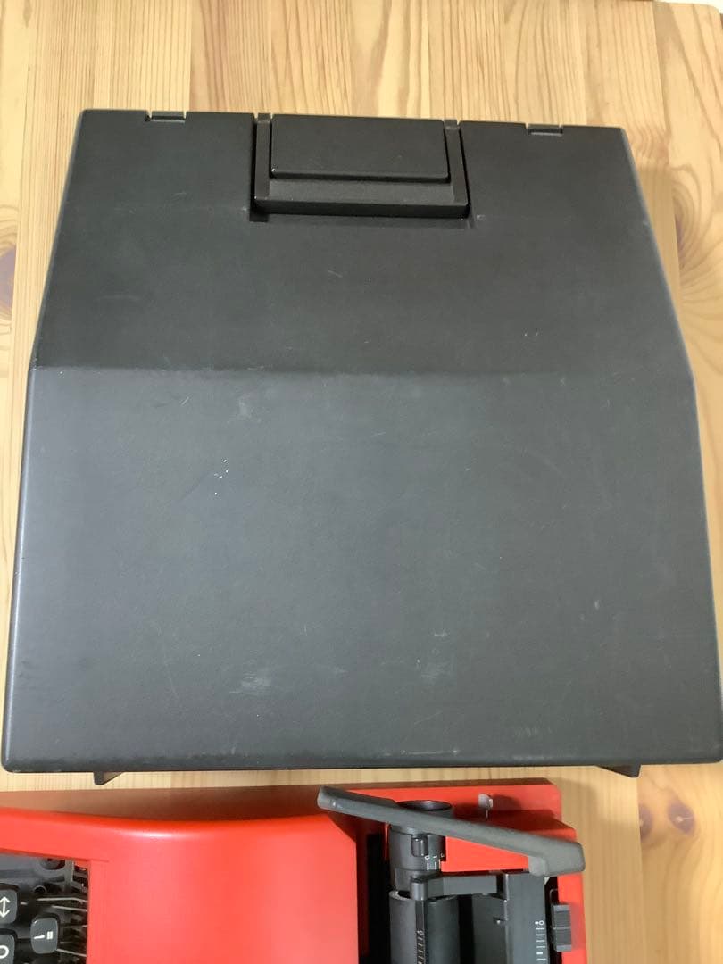 Olivetti オリベッティ 110 赤 タイプライター　動作確認済み