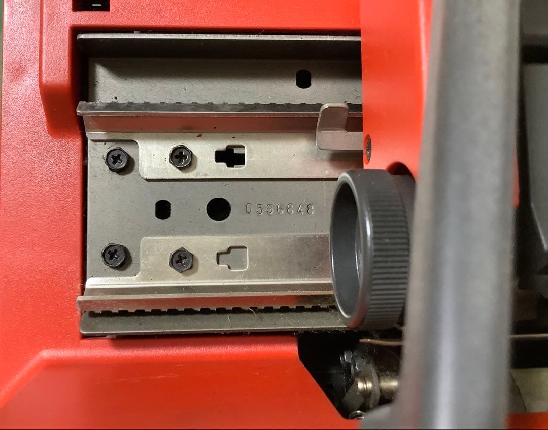 Olivetti オリベッティ 110 赤 タイプライター　動作確認済み
