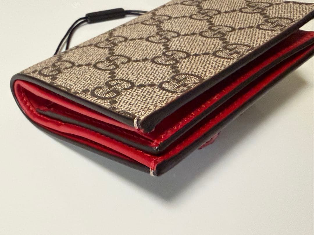 【美品】Gucci チェリー装飾 二つ折り財布