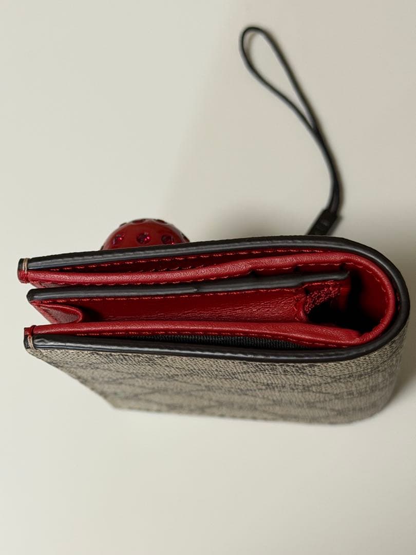 【美品】Gucci チェリー装飾 二つ折り財布