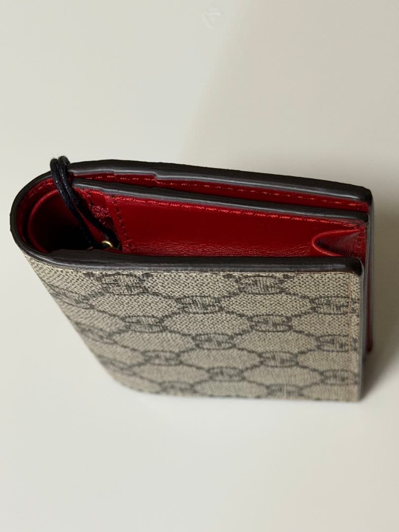【美品】Gucci チェリー装飾 二つ折り財布
