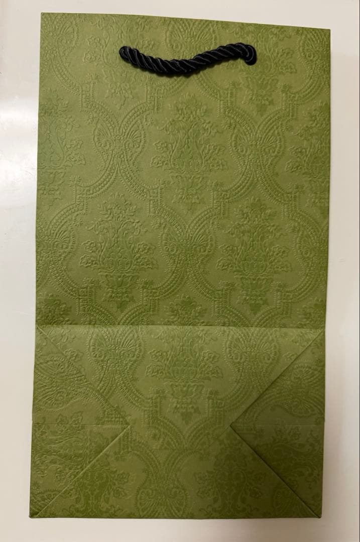 【美品】Gucci チェリー装飾 二つ折り財布
