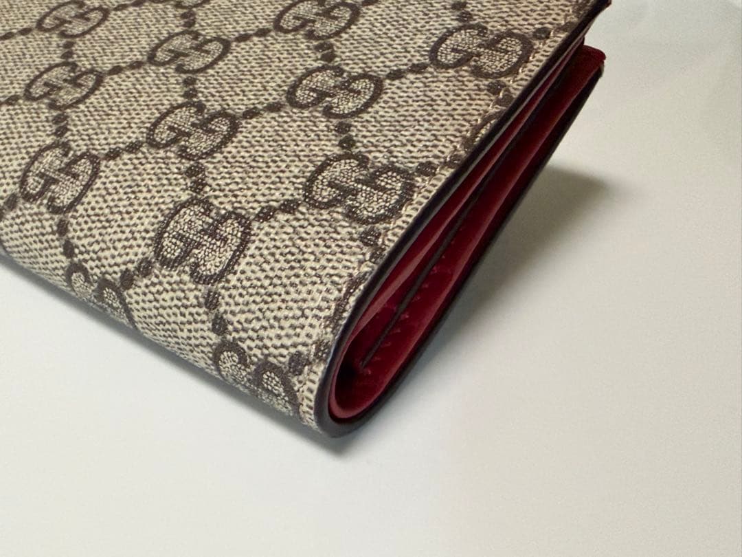【美品】Gucci チェリー装飾 二つ折り財布