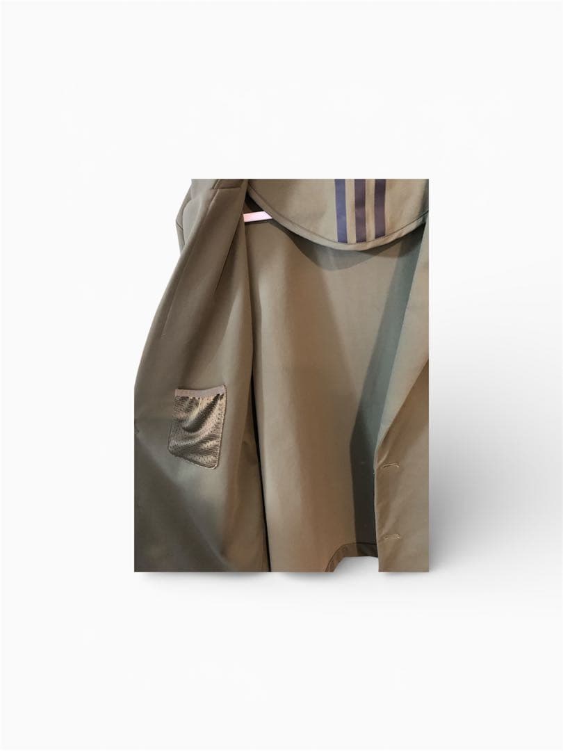 ドン‼️新品・adidas テーラードジャケット カーキ ポリエステル　XL