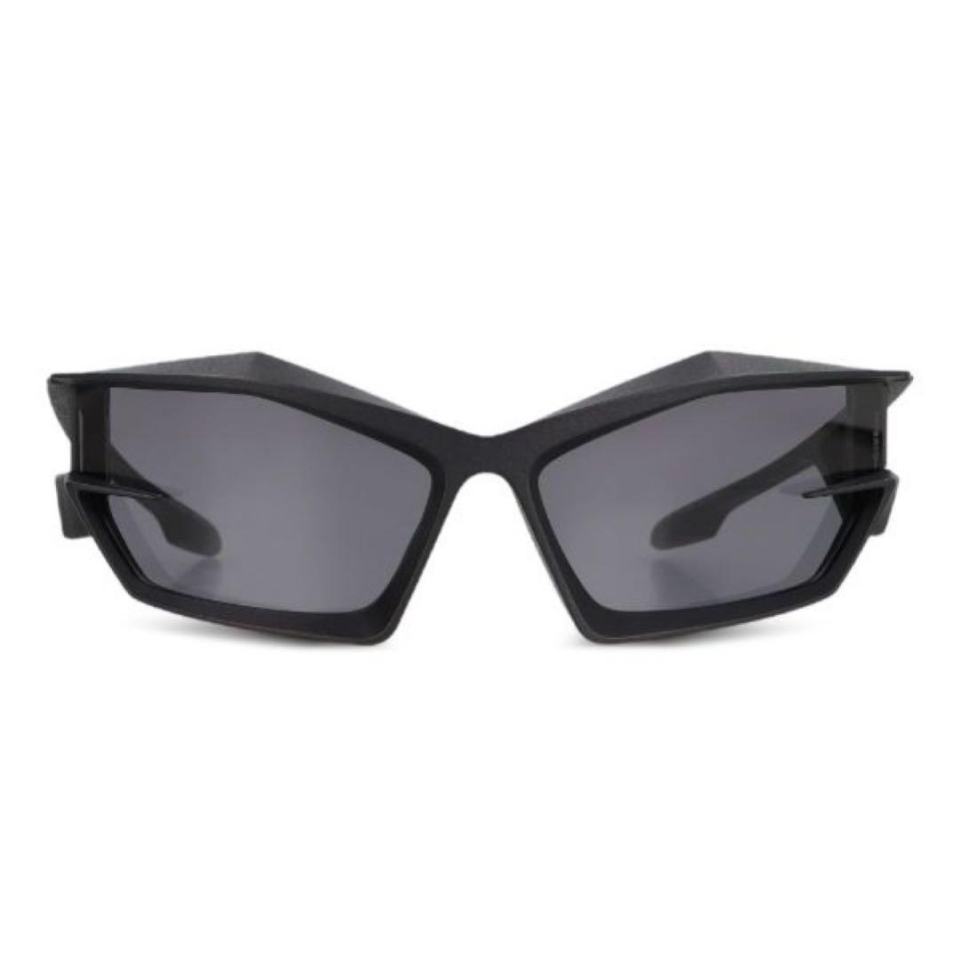 GIVENCHY GIVCUT サングラス Playboi Carti 着用