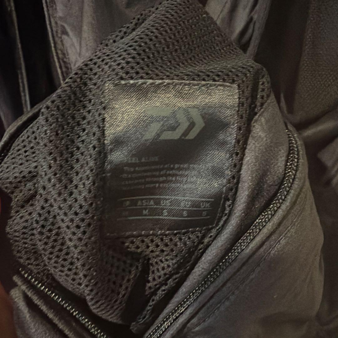 ダイワピア39 TECH REVERSIBLE WIND SHIELD VEST