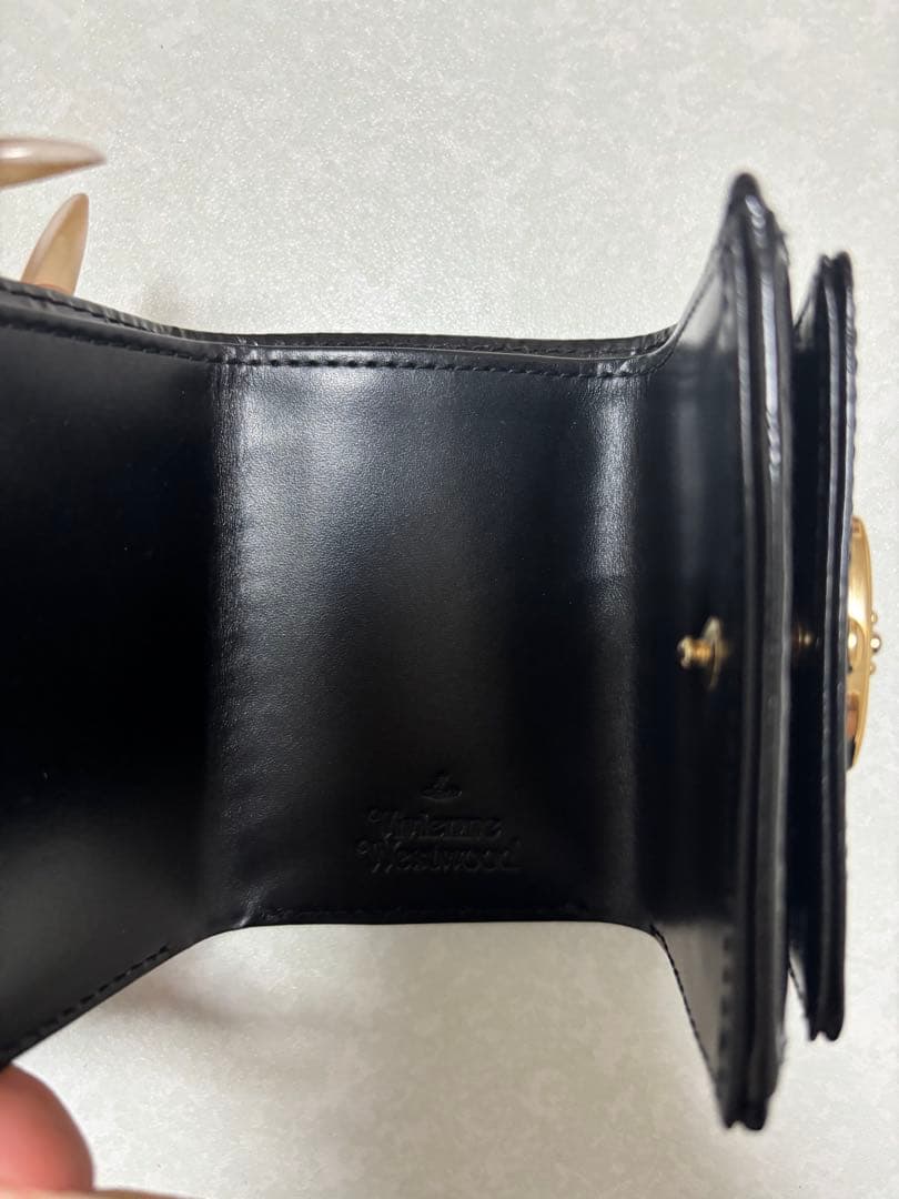 Vivienne Westwood ヴィヴィアン オーブ エナメル三つ折財布
