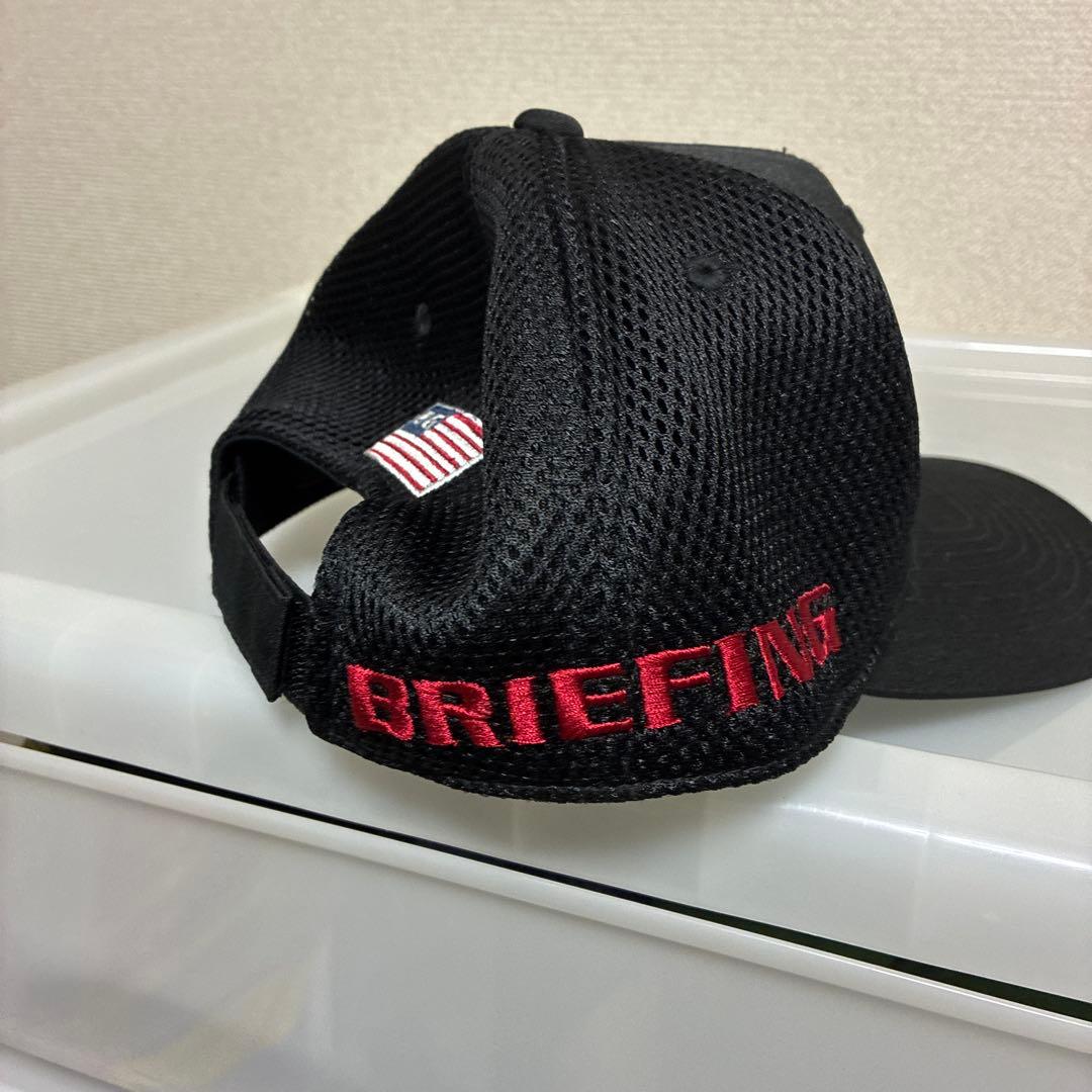 BRIEFING メッシュキャップ ブラック/レッド