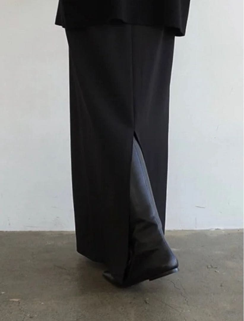値下げ　新品　タグ付き　orb. Straight Skirt 38