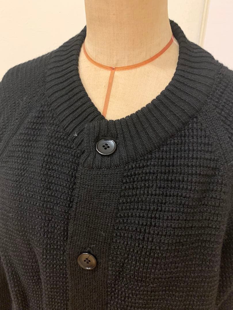新品　maillotブラックロングカーディガン ボタン付き