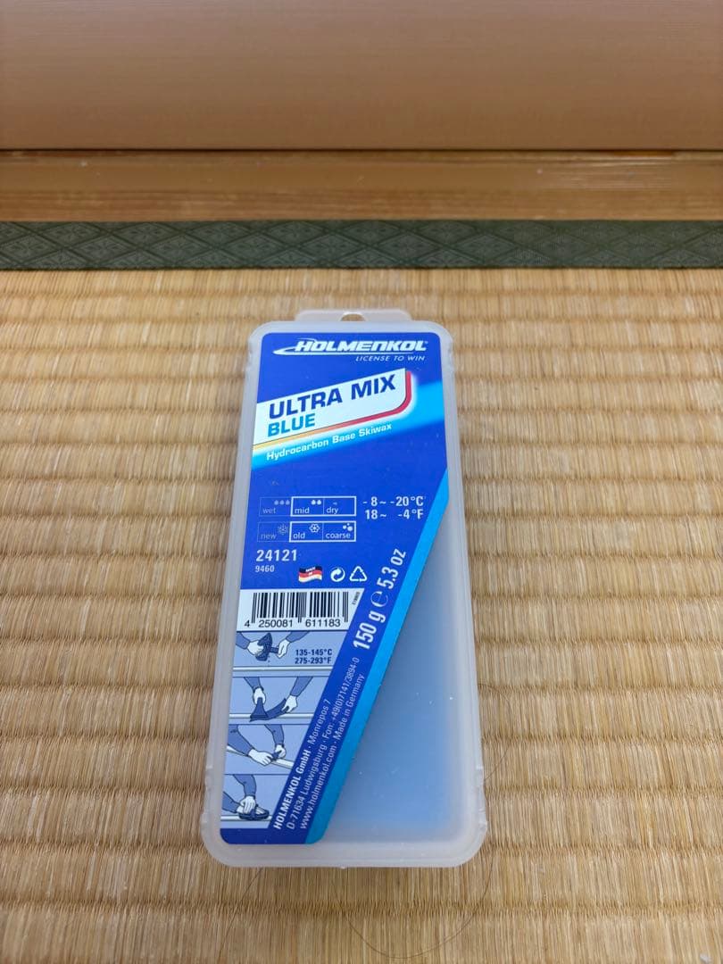スキー HOLMENKOL