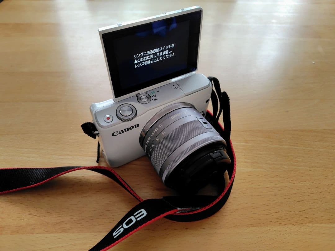 Canon EOS M10 ホワイト レンズキット 動作確認済み 付属品あり