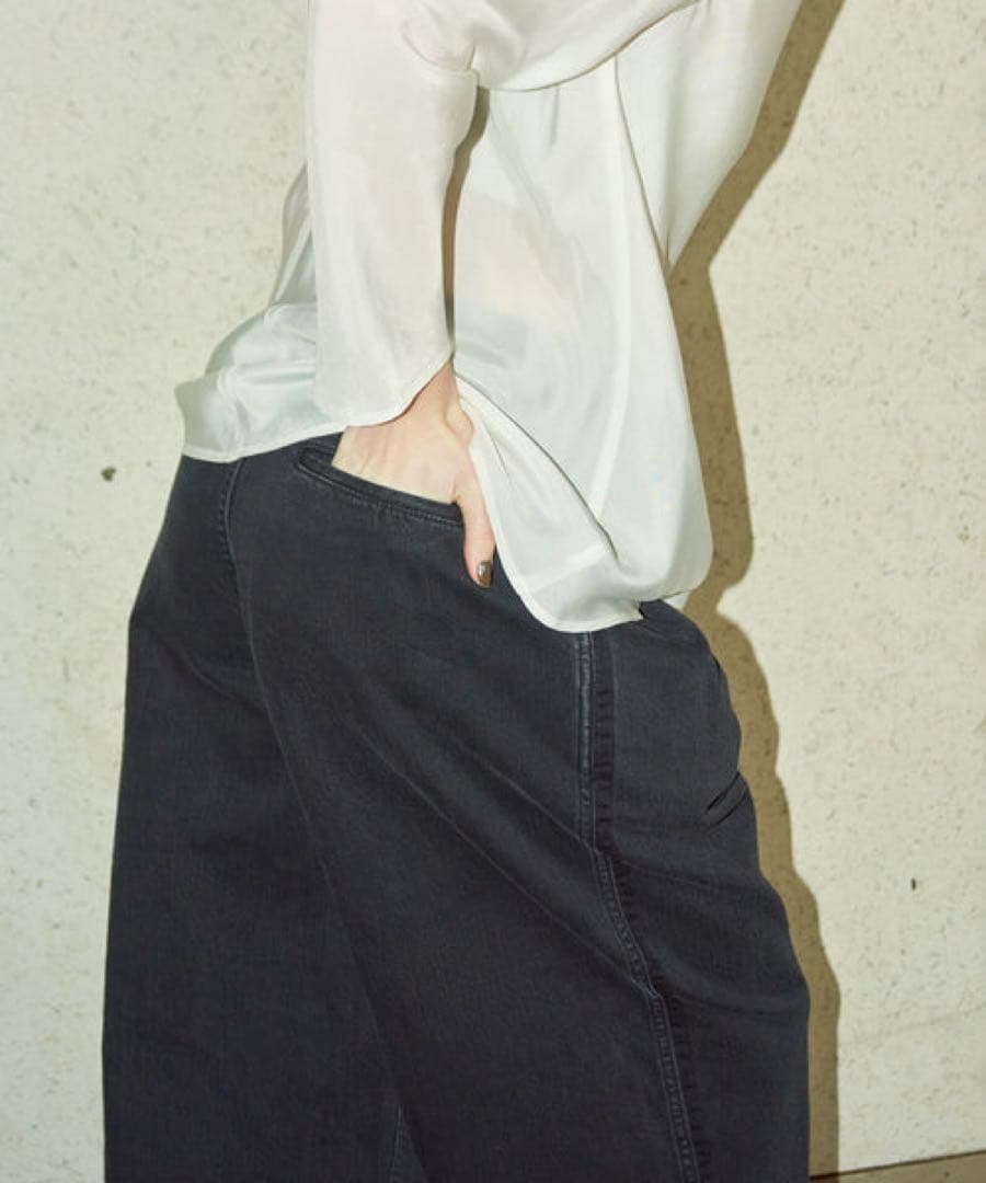 新品タグ付きEMOELLE サステナブルドレスデニムパンツ　38