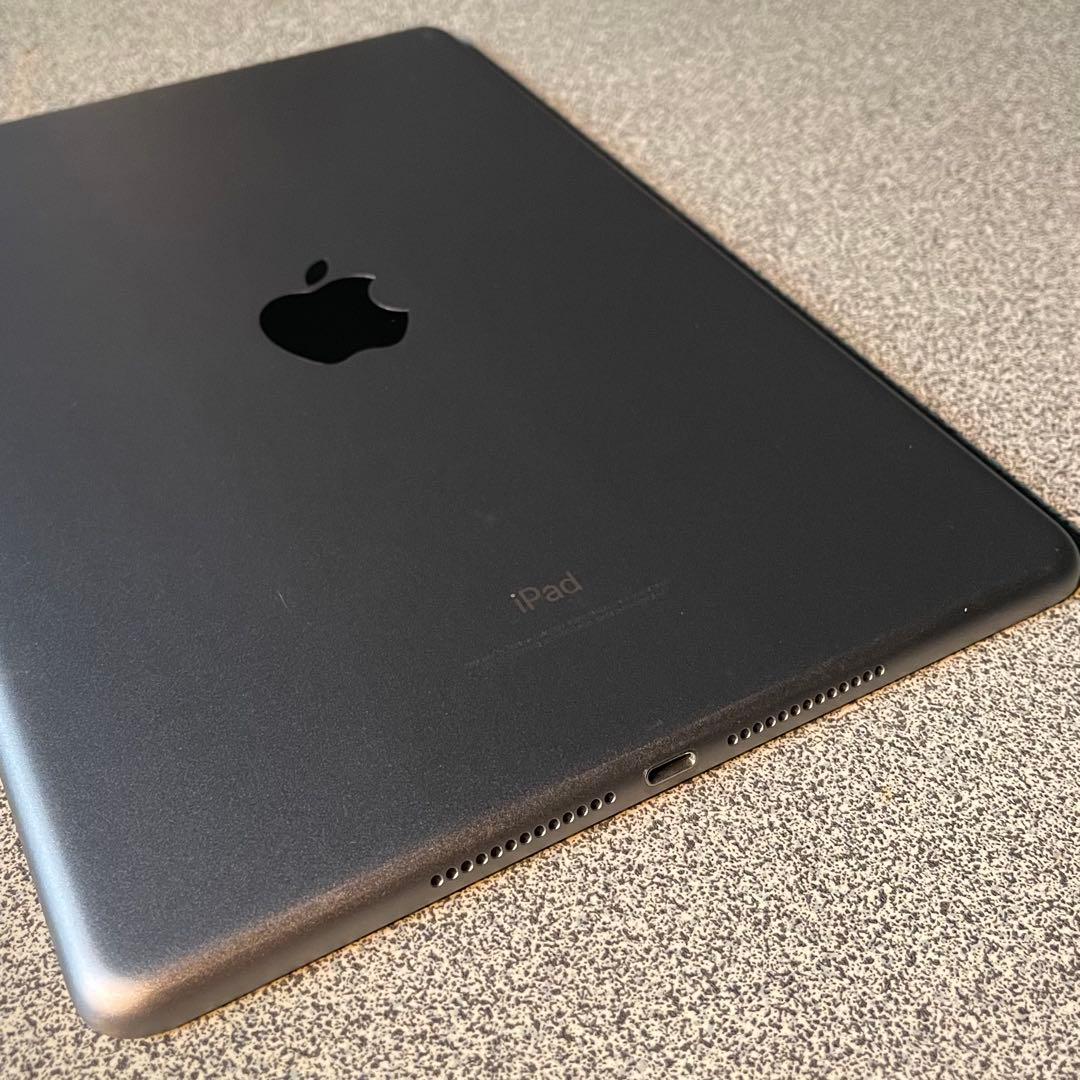 送料無料 F23 iPad 第6世代 スペースグレイ 32GB Wi-Fi
