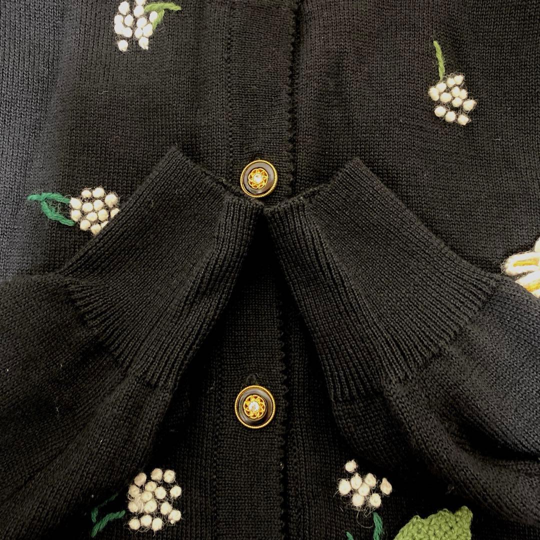 ロングニットカーディガン立体フラワー刺繍ビーズ付きブラック大きいサイズLL〜3L
