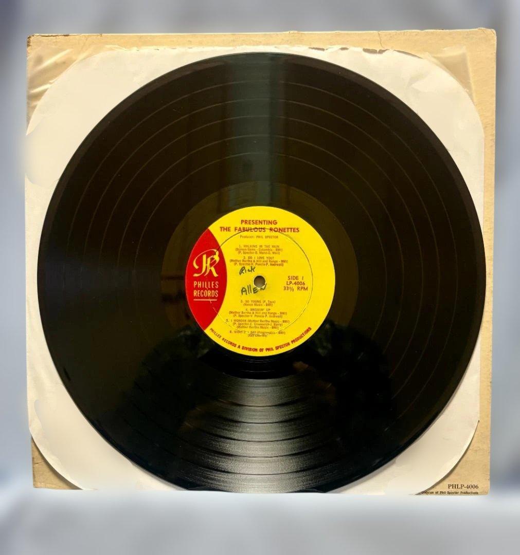 ☆ロネッツ「Presenting The Fabulous Ronettes」☆